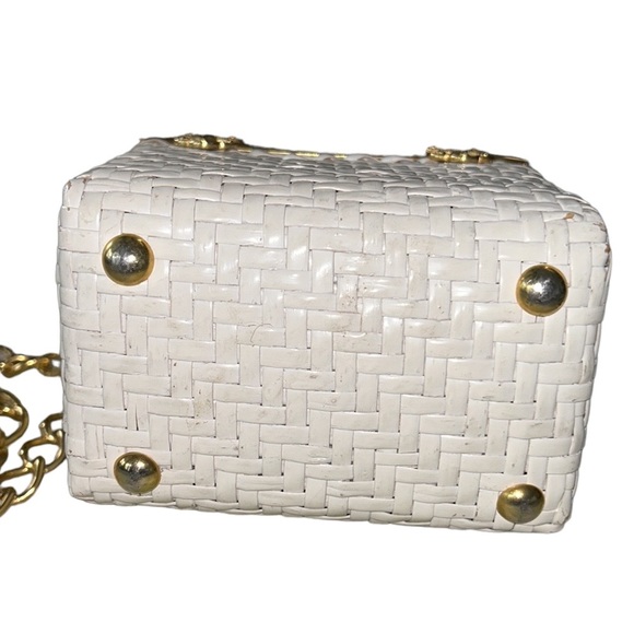 RARE Sacha Vintage White Wicker Straw Gold Curved Chain Strap Basket Box Purse - Picture 11 of 16